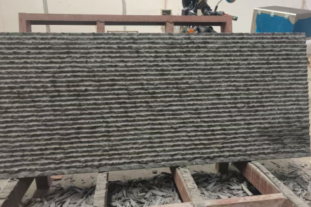 蒙古黑流水面