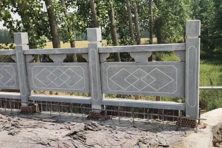 青石栏杆