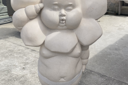 埃及米黄敬礼宝宝