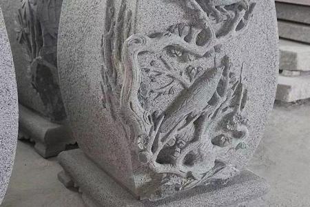 石雕花钵