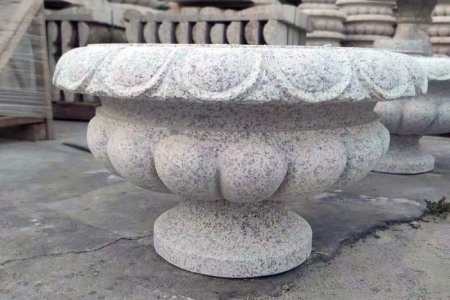 石雕花钵