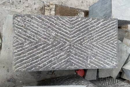 青石錾道面