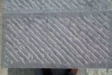 青石錾道面