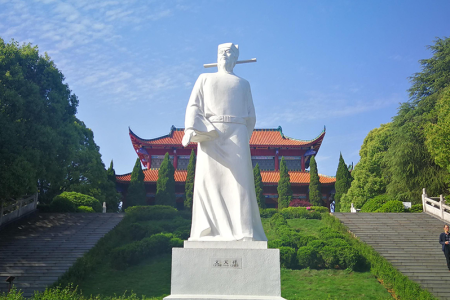 文天祥石雕像