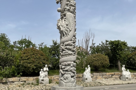 青石龙柱