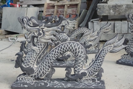 石雕龙