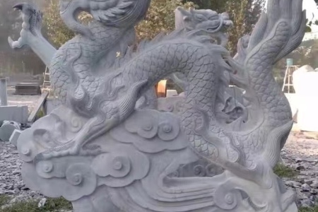 石雕龙