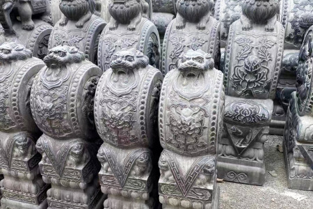 狮子头抱鼓石