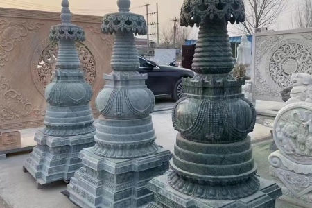 石雕佛塔
