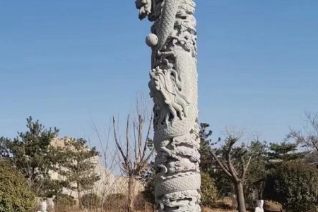 石雕龙柱