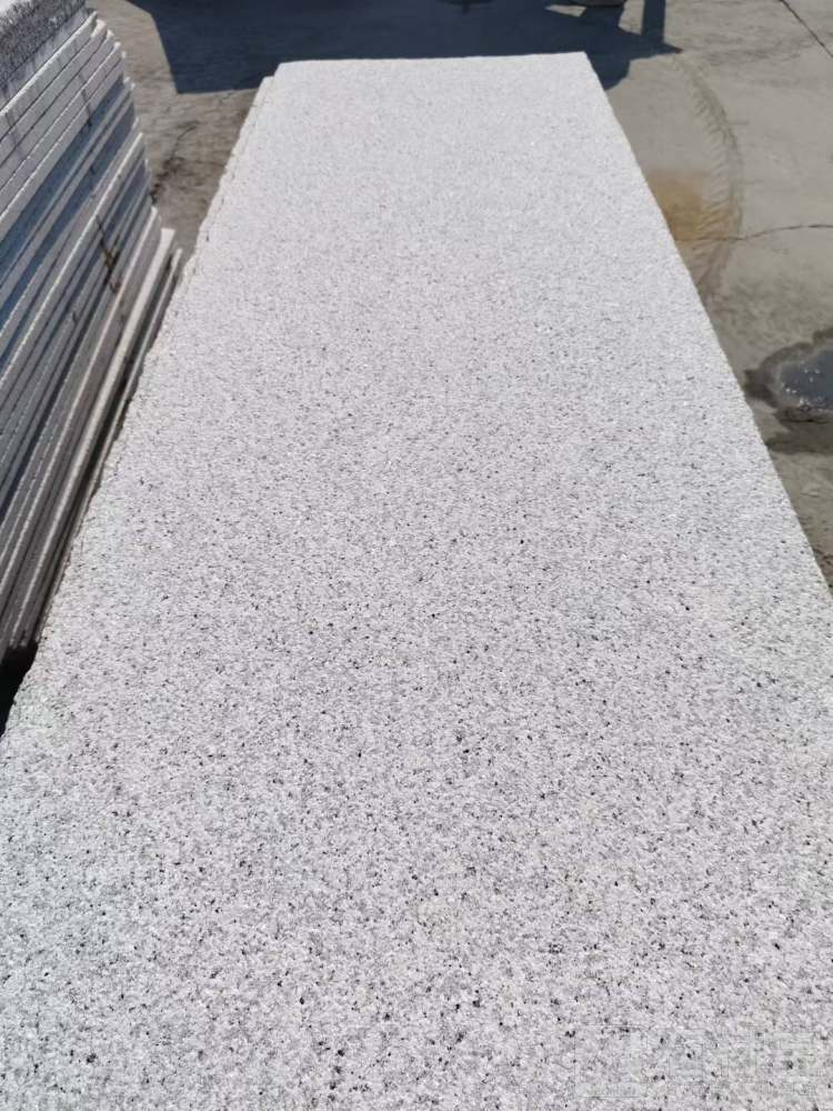 白锈石