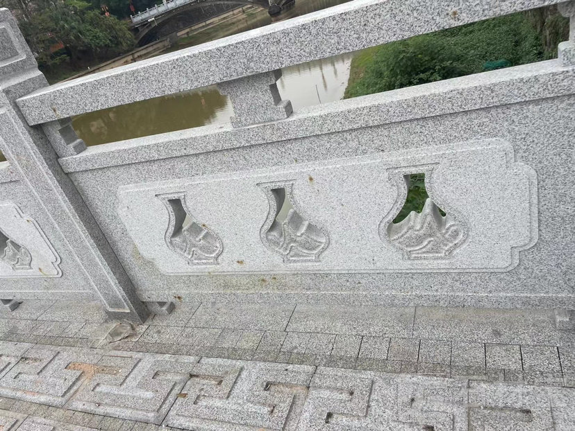 河边栏杆