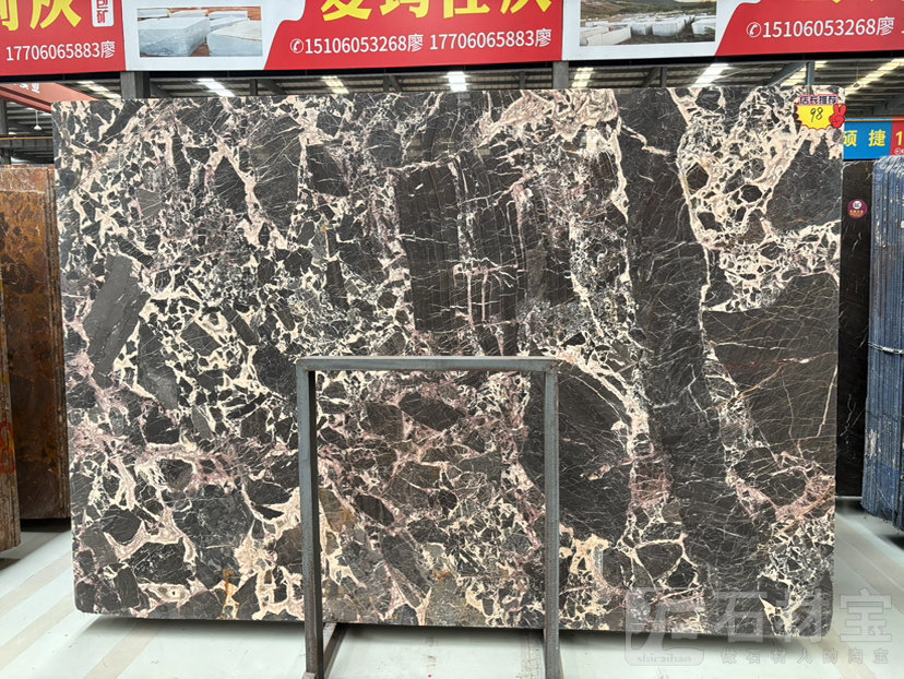宝格丽黑