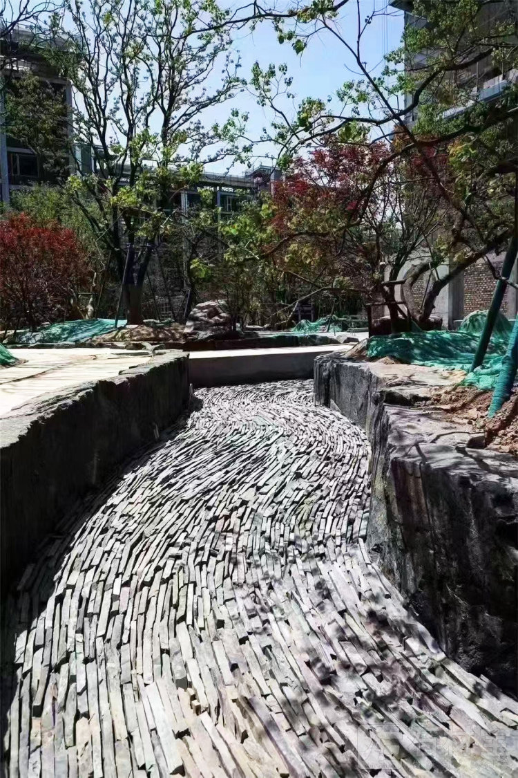 乱条石