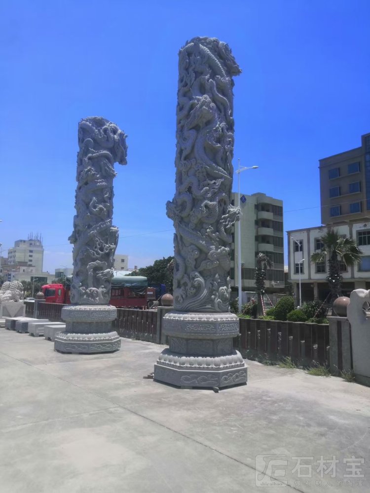 龙纹柱