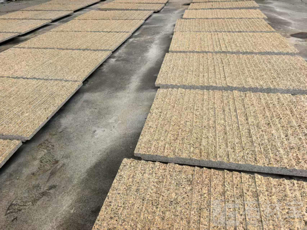 黄锈石流水面
