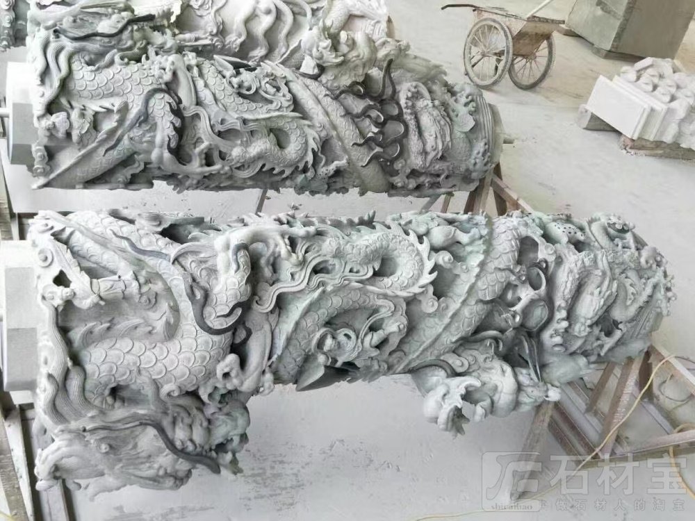 龙纹柱