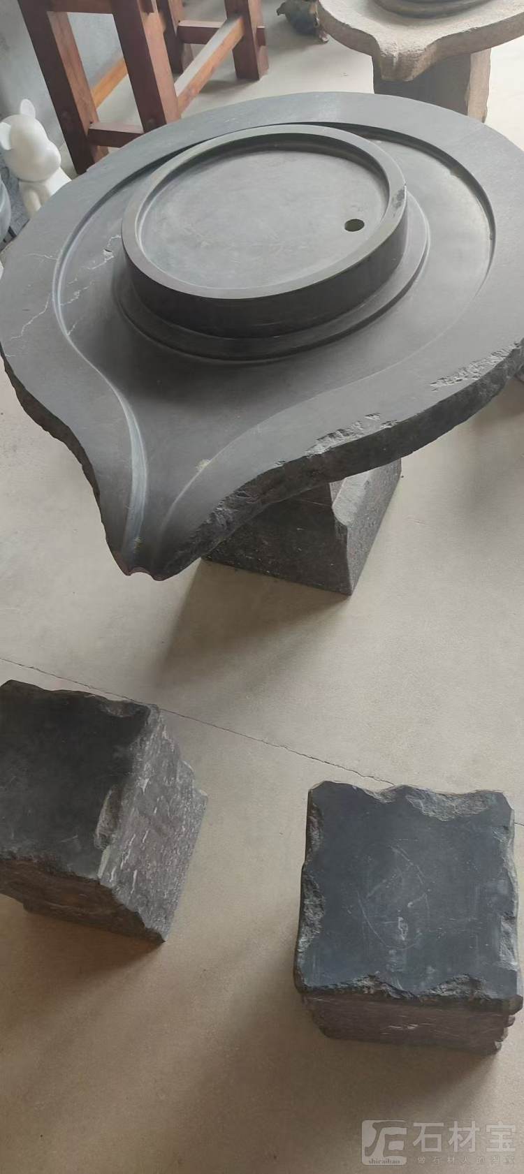 石磨盘
