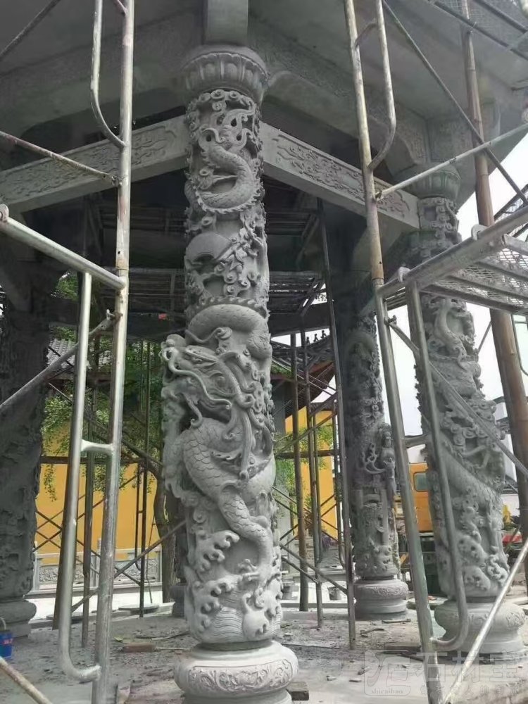 龙纹柱