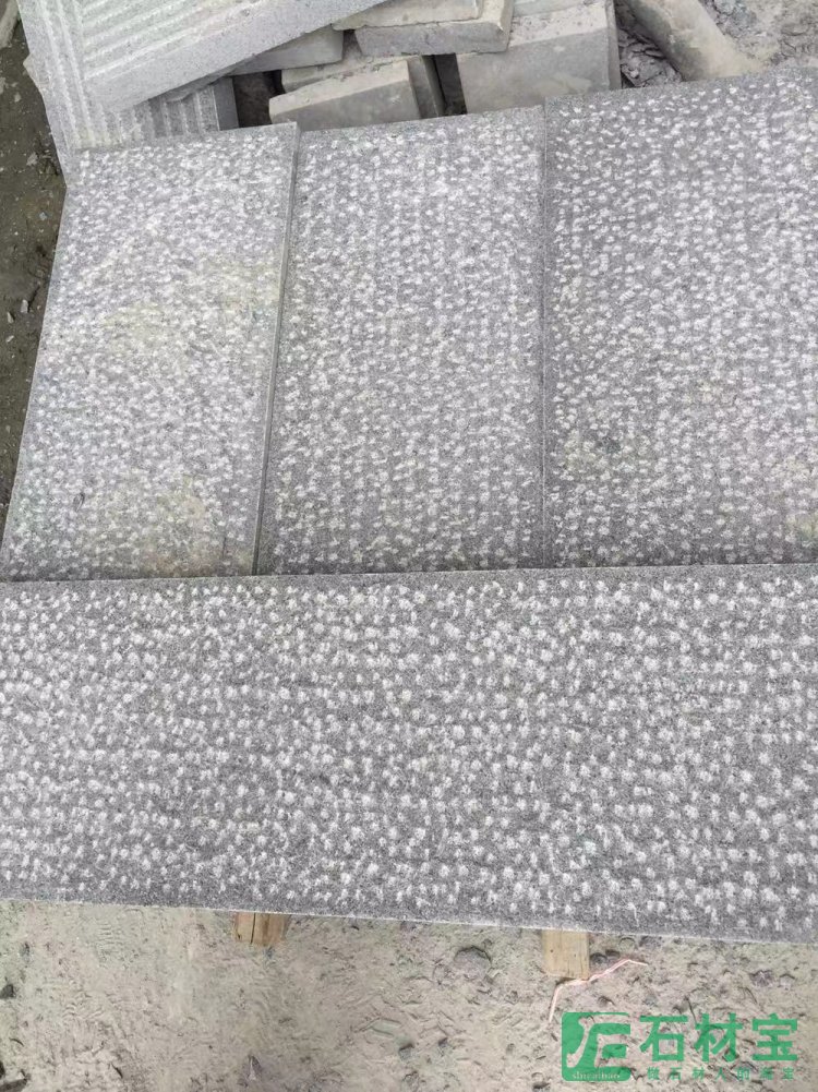芝麻黑菠萝面