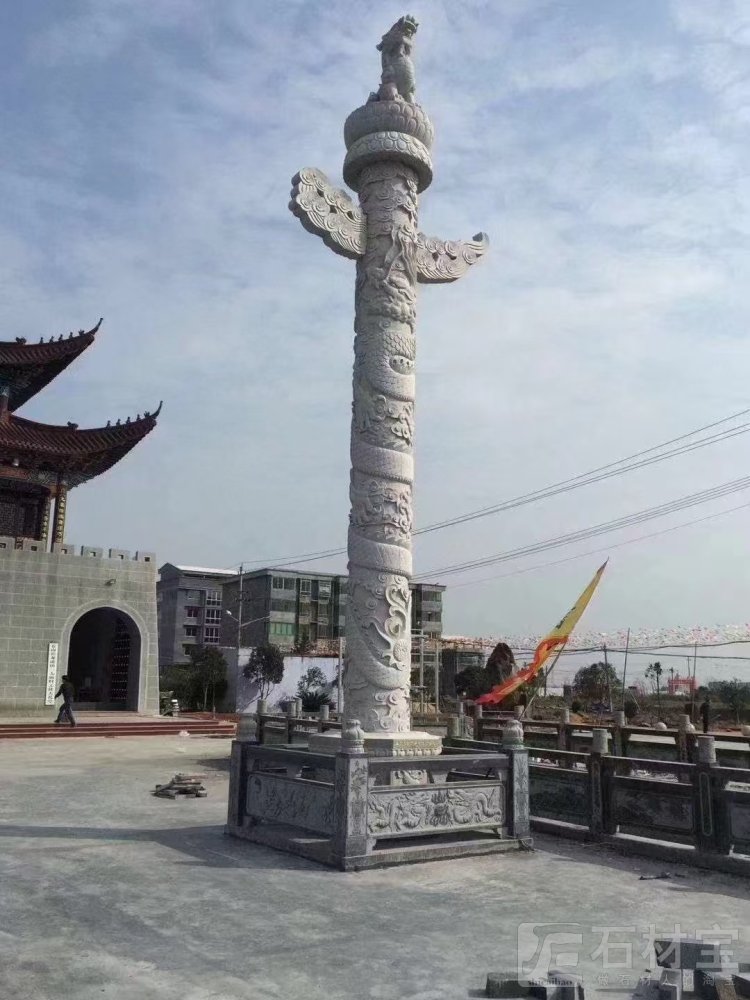 龙纹柱