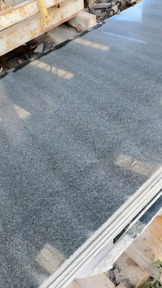 80头芝麻黑老矿G654