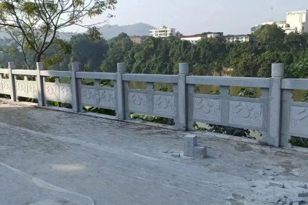 廉江河边栏杆