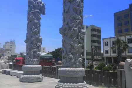 龙纹柱