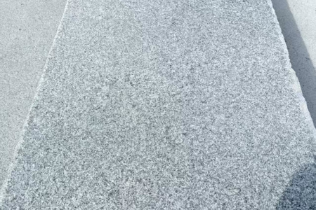 芝麻灰地铺石
