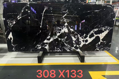 宝格丽黑
