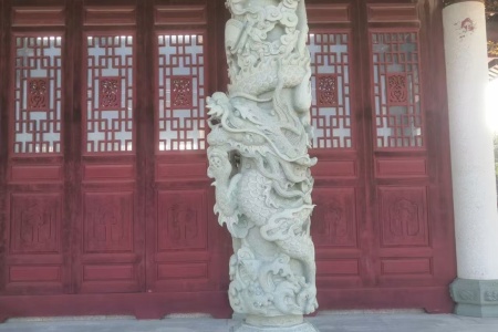龙纹柱