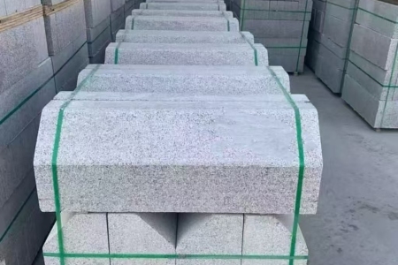 芝麻灰路沿石