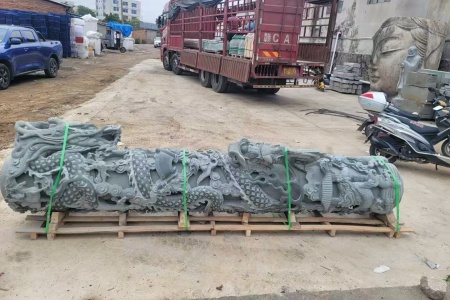 龙纹柱