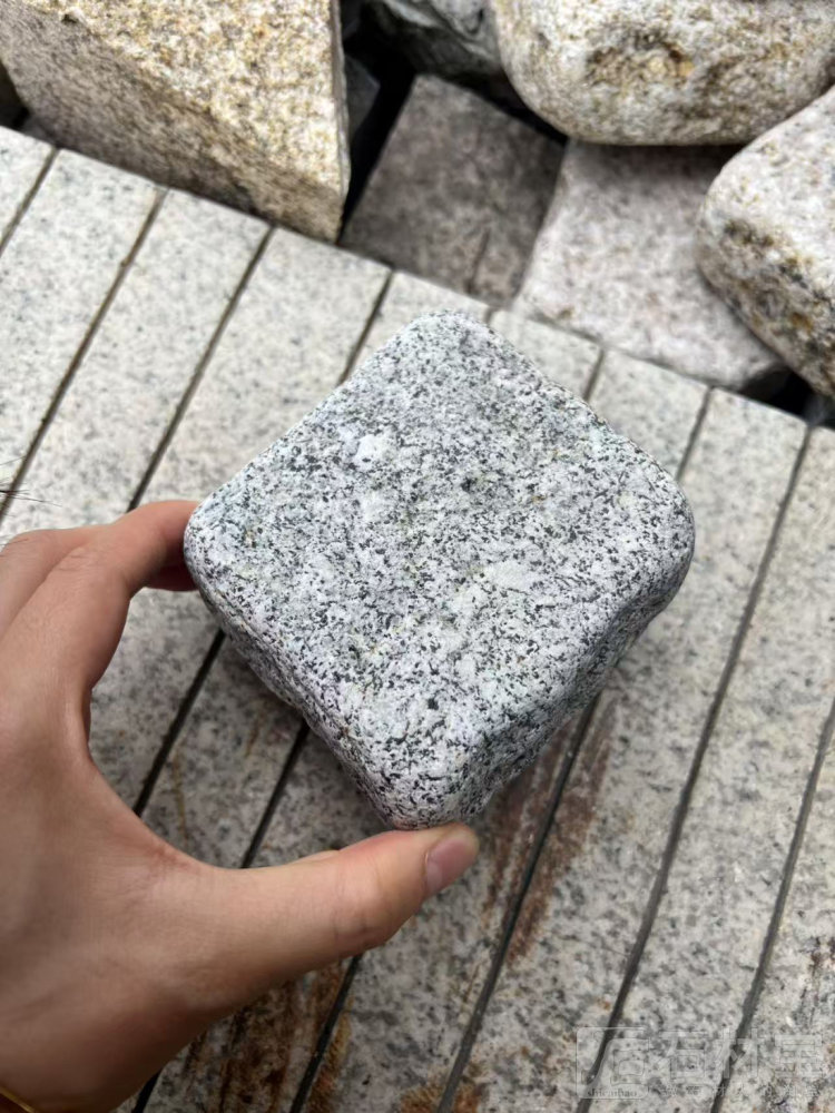 滚石