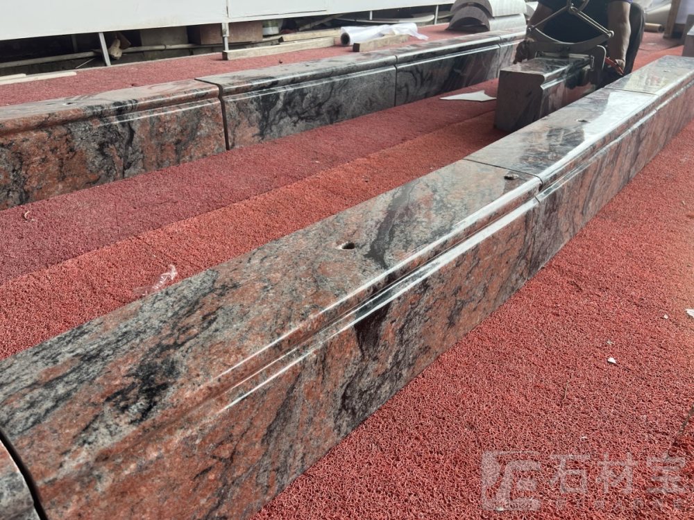 三峡红(幻彩红)树围石