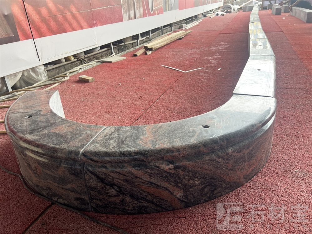 三峡红(幻彩红)树围石