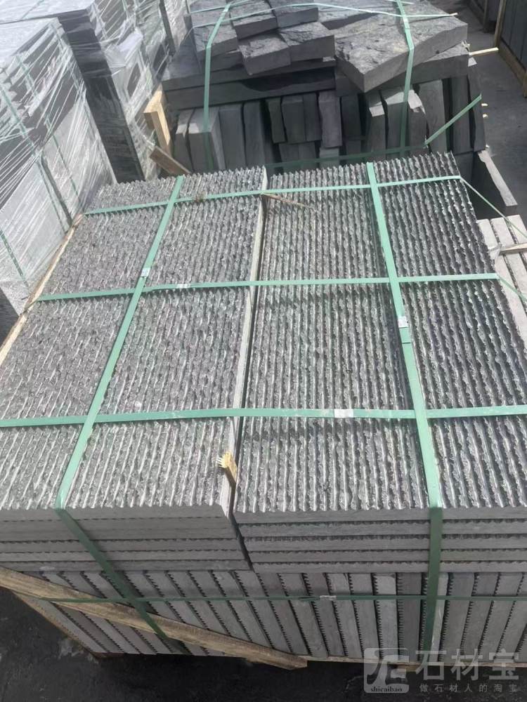 中国黑流水面