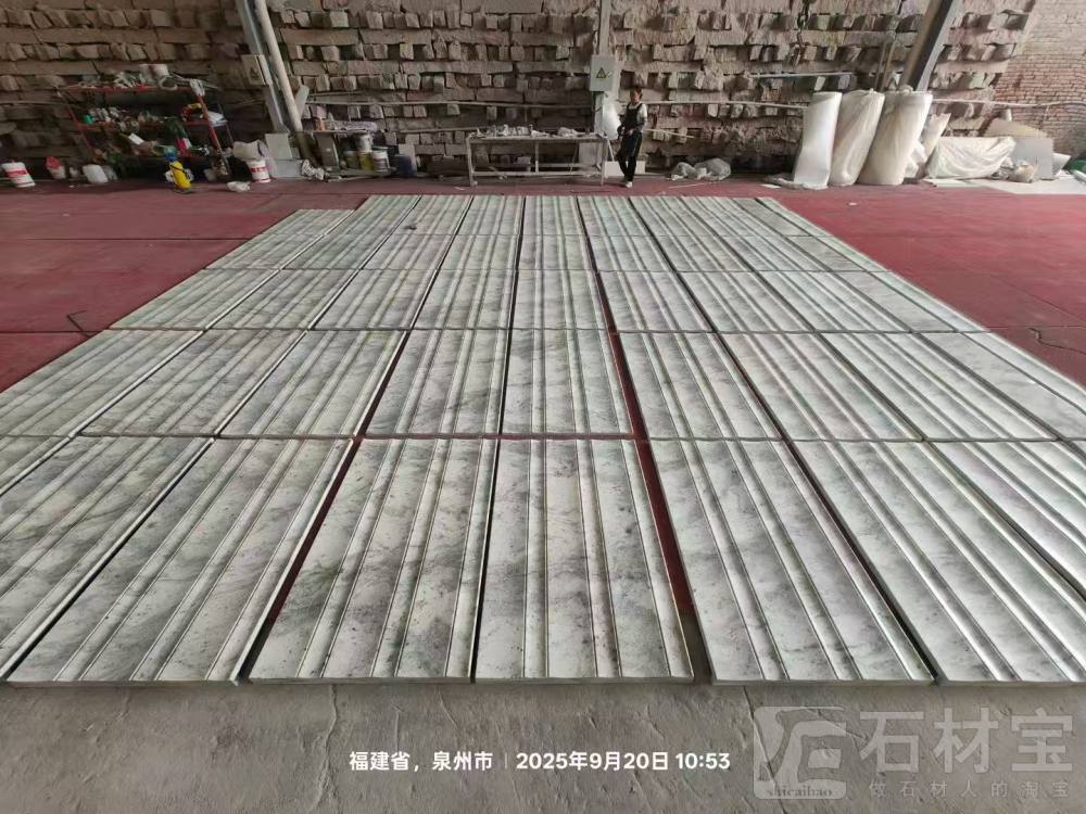 河流白