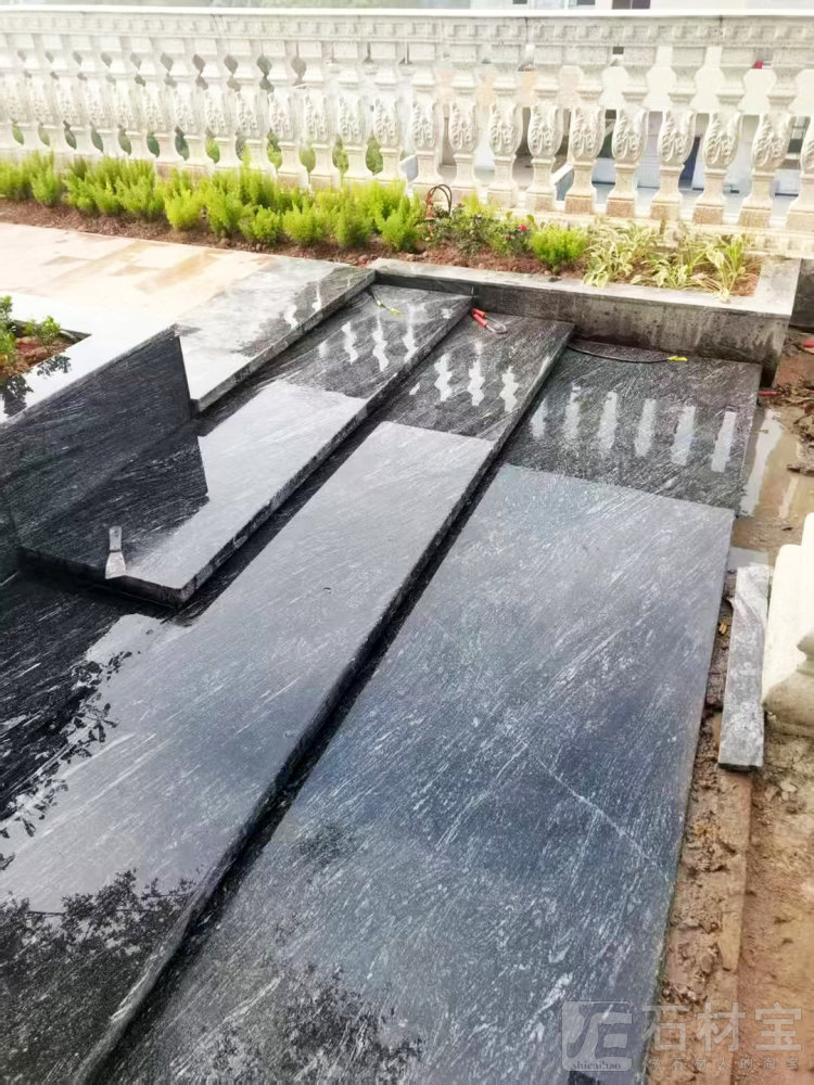 夜里雪台阶石