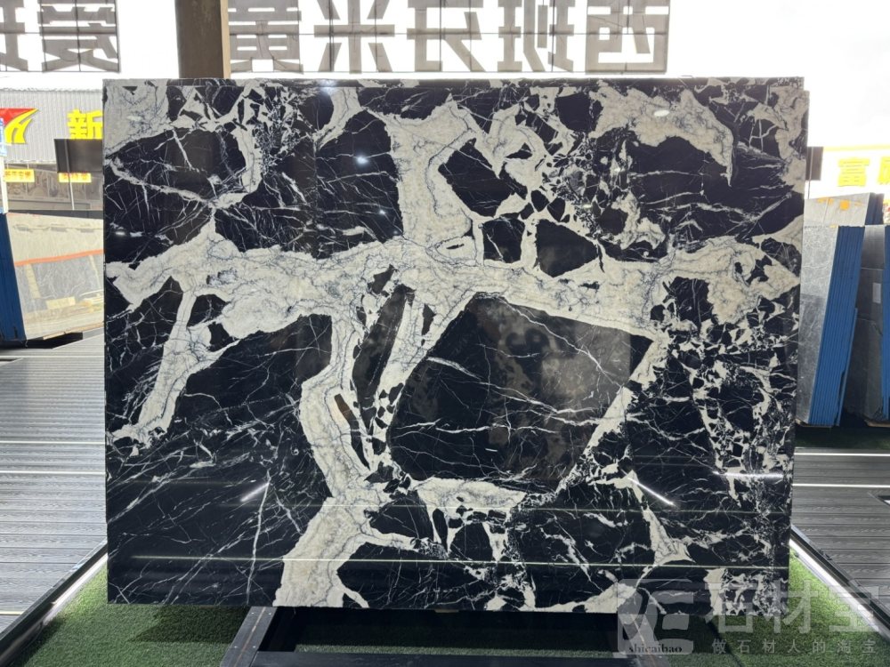 宝格丽黑