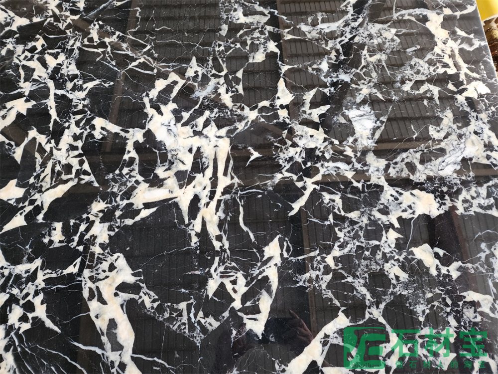 宝格丽黑