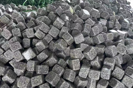 滚石