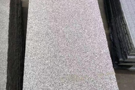 广西最亮的仔 
芝麻黑靓仔 
小名钟山青
幼名654