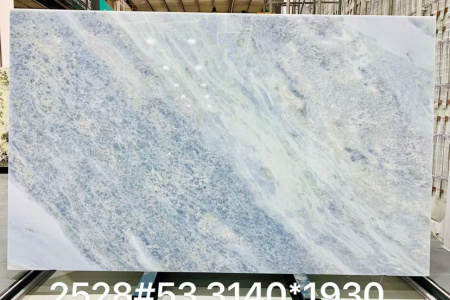 蓝水晶