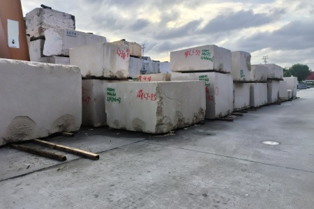 #维纳多#沉香米黄.荒料到货
17305959369梁