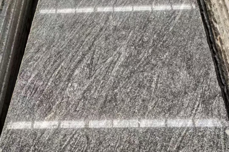 夜里雪磨光板