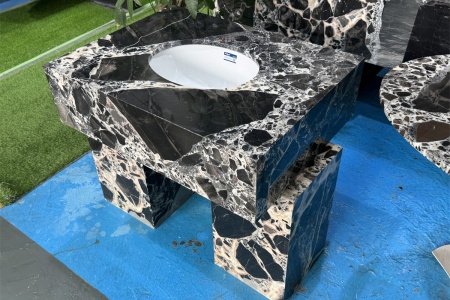 宝格丽黑洗手台