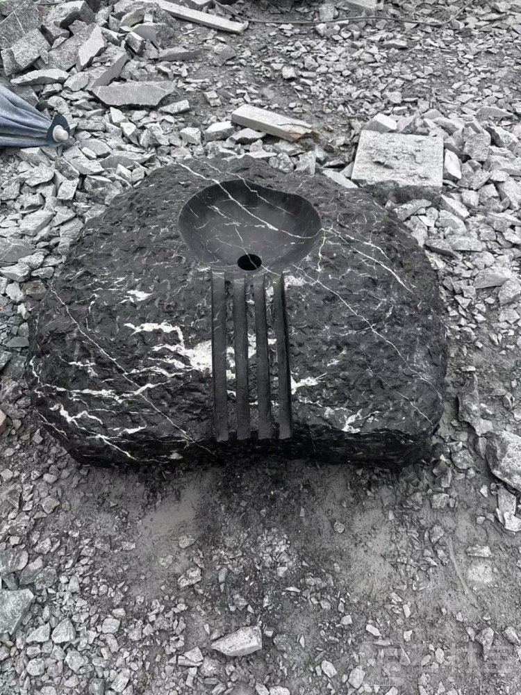 黑山石