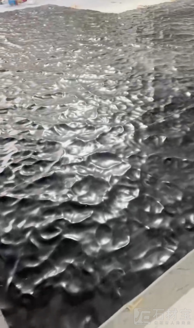 安哥拉黑流水面