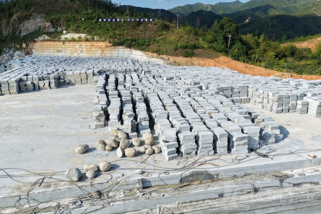 兴国芝麻灰荒料